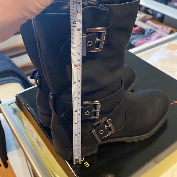 Boots 🥾 - Picture 6 of 6